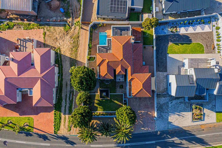 4 Bedroom Property for Sale in Myburgh Park Western Cape